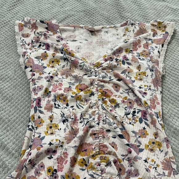 Top - Picture 2 of 2